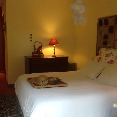 Villa Casa Da Ruina - Lush Garden With Pool Caminha